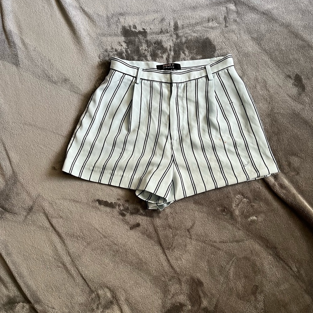 Forever 21 stripes shorts.